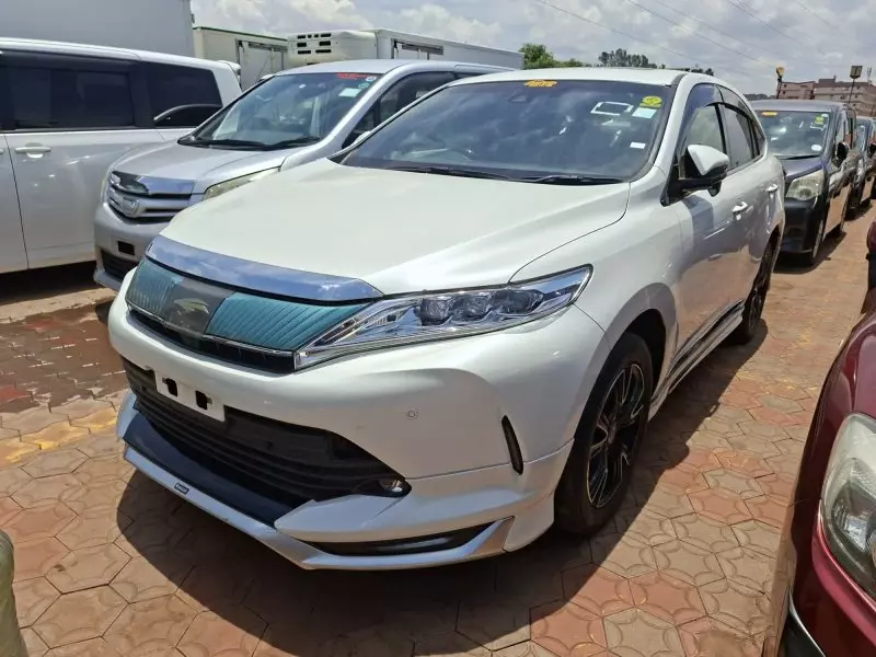 Toyota Harrier   - 2018