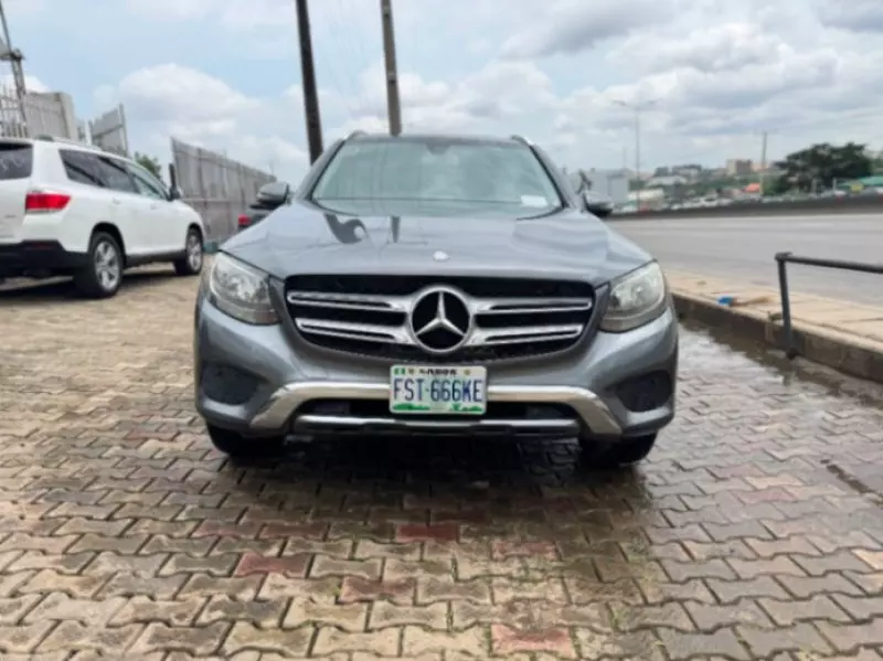 Mercedes-Benz GLC 300   - 2016