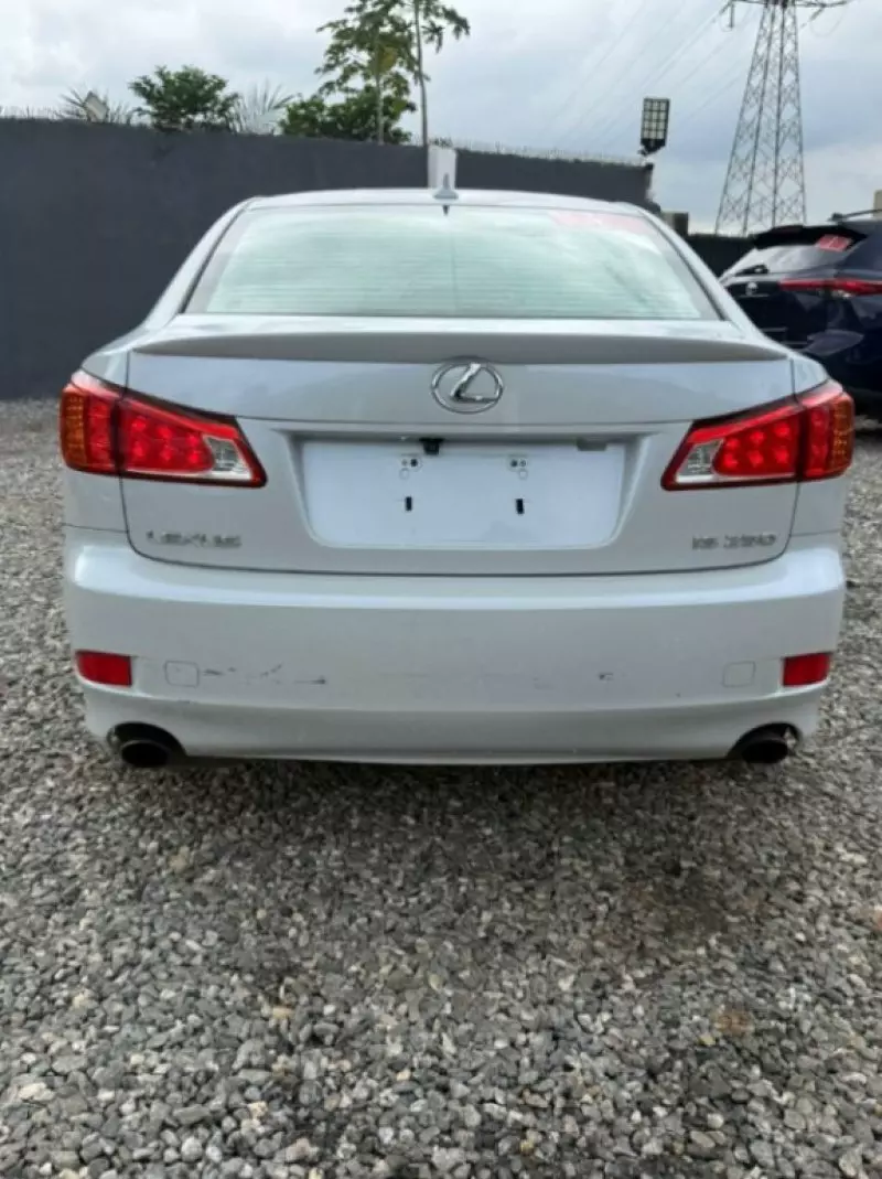 Lexus IS - 2010