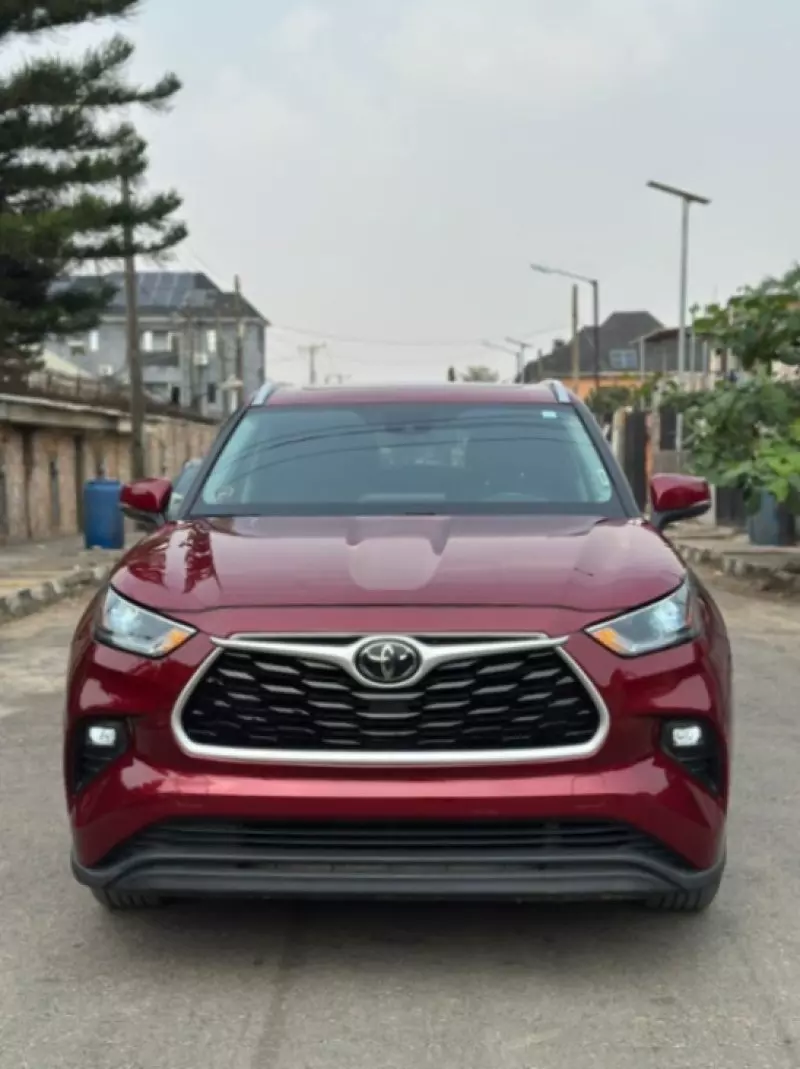 Toyota Highlander   - 2021