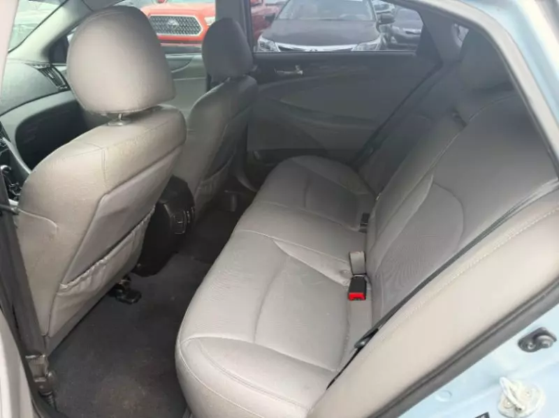 Hyundai Sonata   - 2013