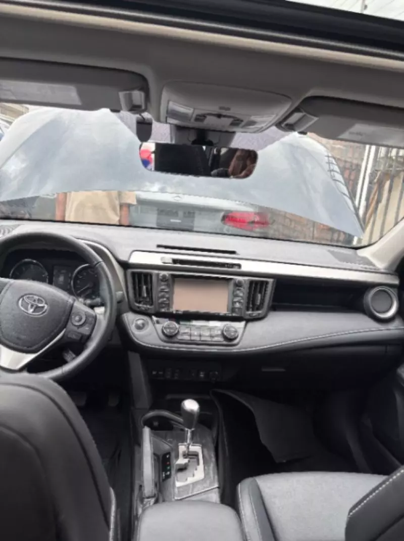 Toyota RAV 4   - 2017