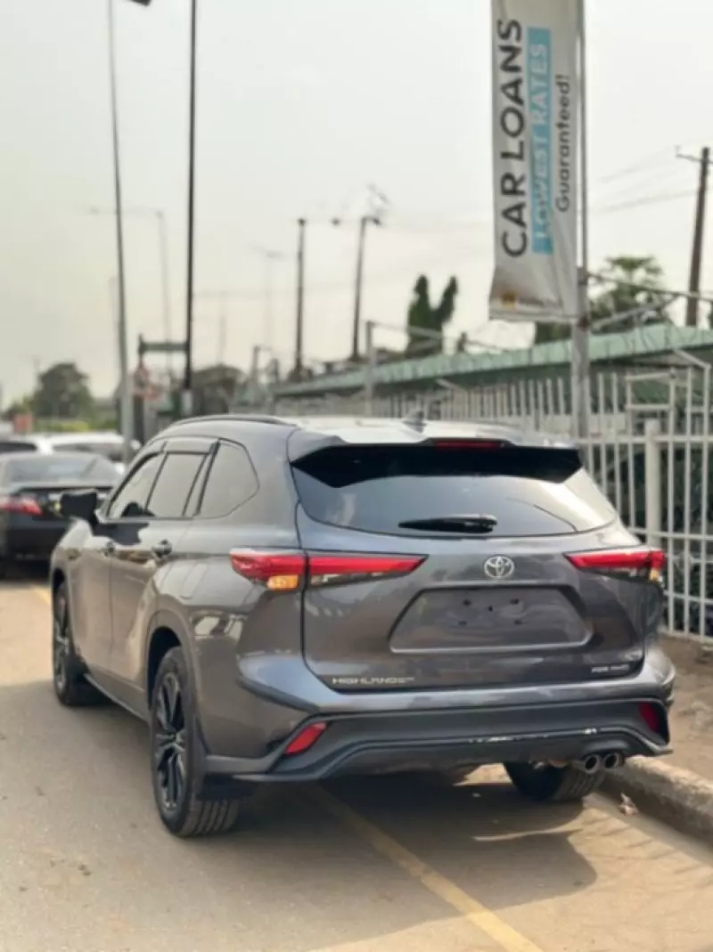 Toyota Highlander   - 2023