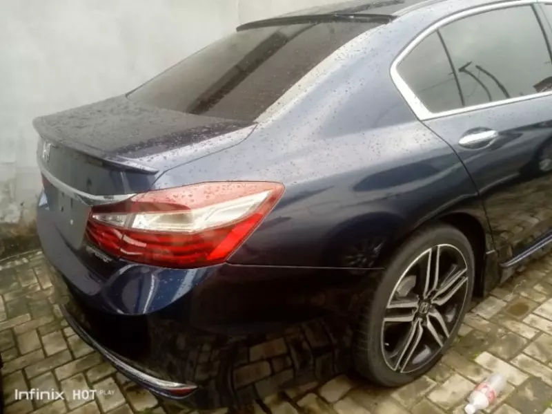 Honda Accord   - 2017