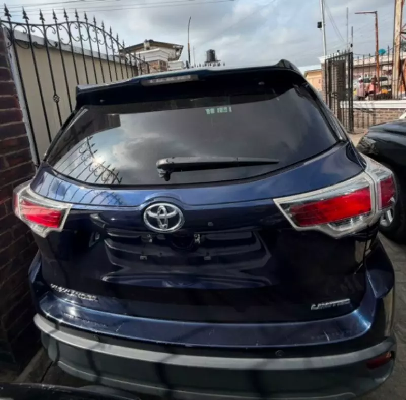 TOYOTA Highlander   - 2016