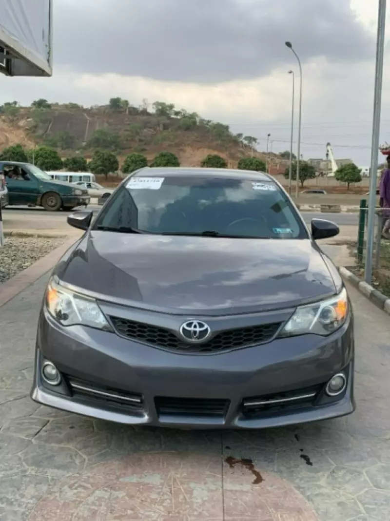 Toyota Camry   - 2014