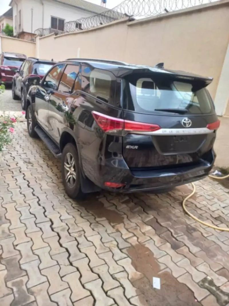 Toyota Fortuner   - 2021