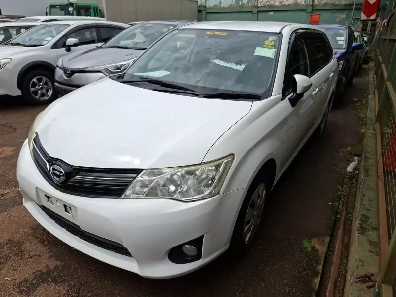 Toyota Fielder    - 2013