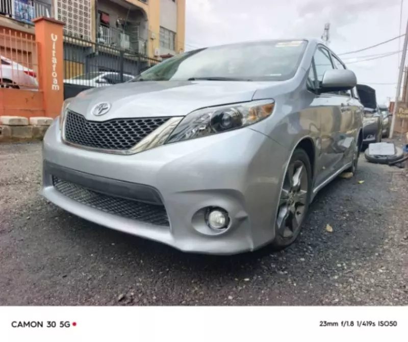 Toyota Sienna   - 2012