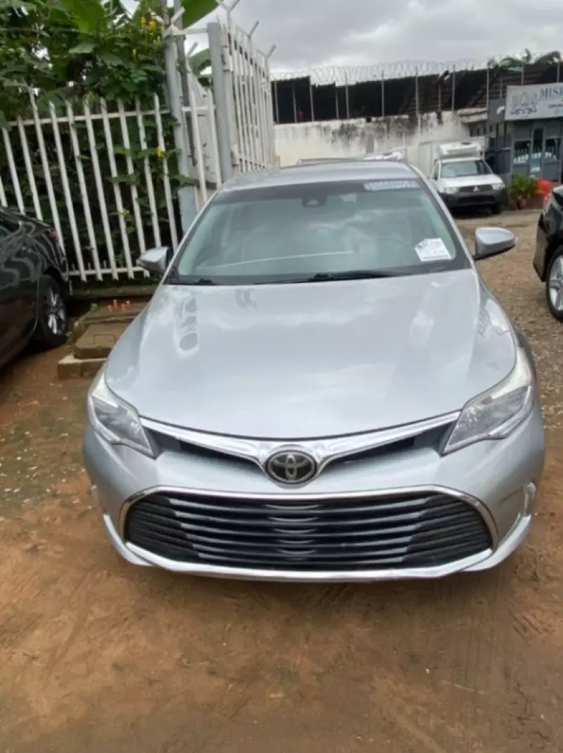TOYOTA Avalon   - 2018