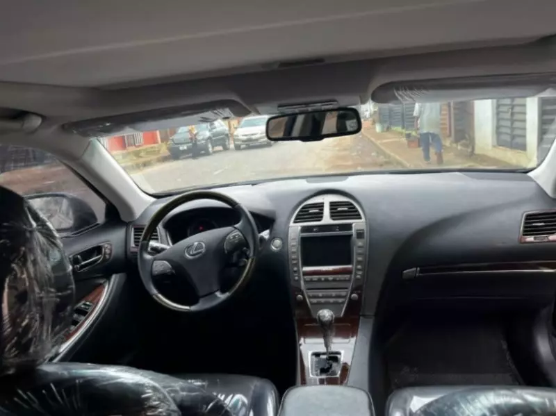 Lexus ES - 2010