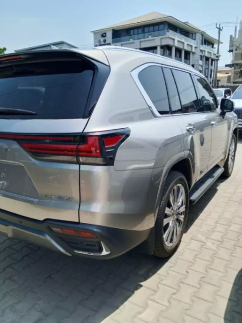 Lexus LX   - 2023