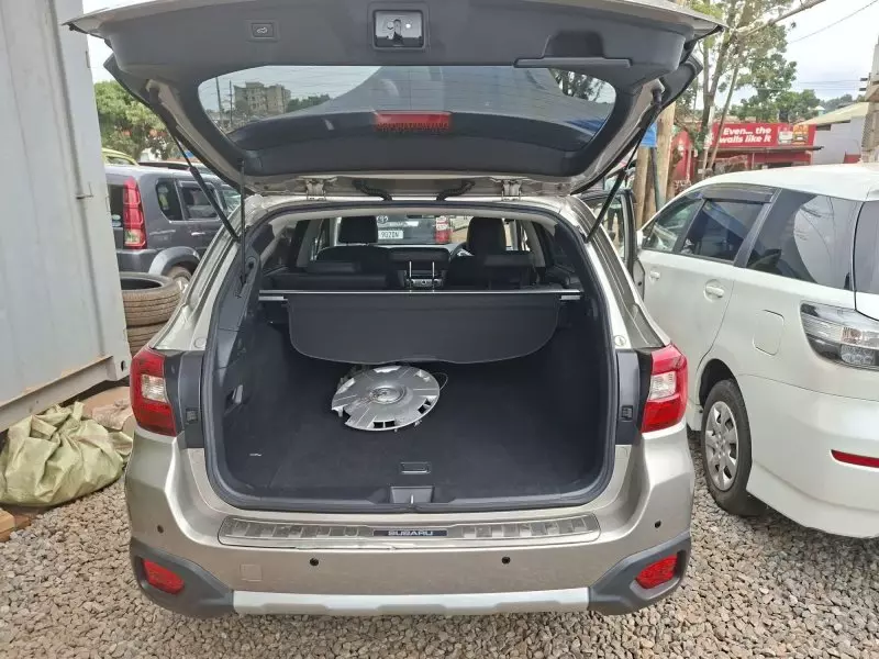 Subaru Outback   - 2015