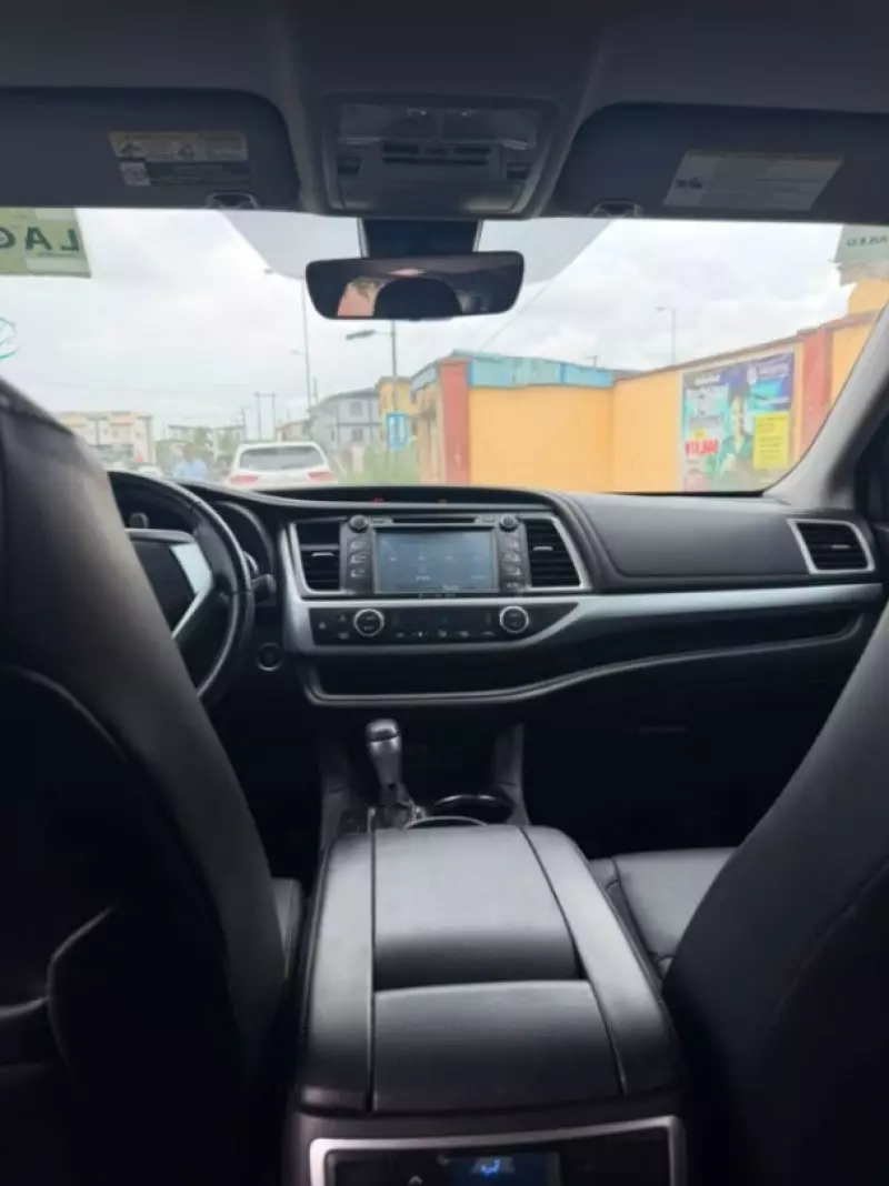 TOYOTA Highlander   - 2018