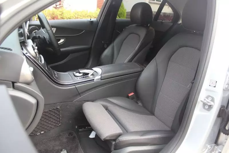 Mercedes-Benz C200   - 2019