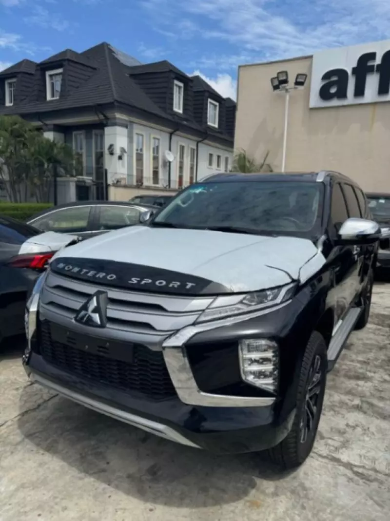 Mitsubishi Montero Sport   - 2024