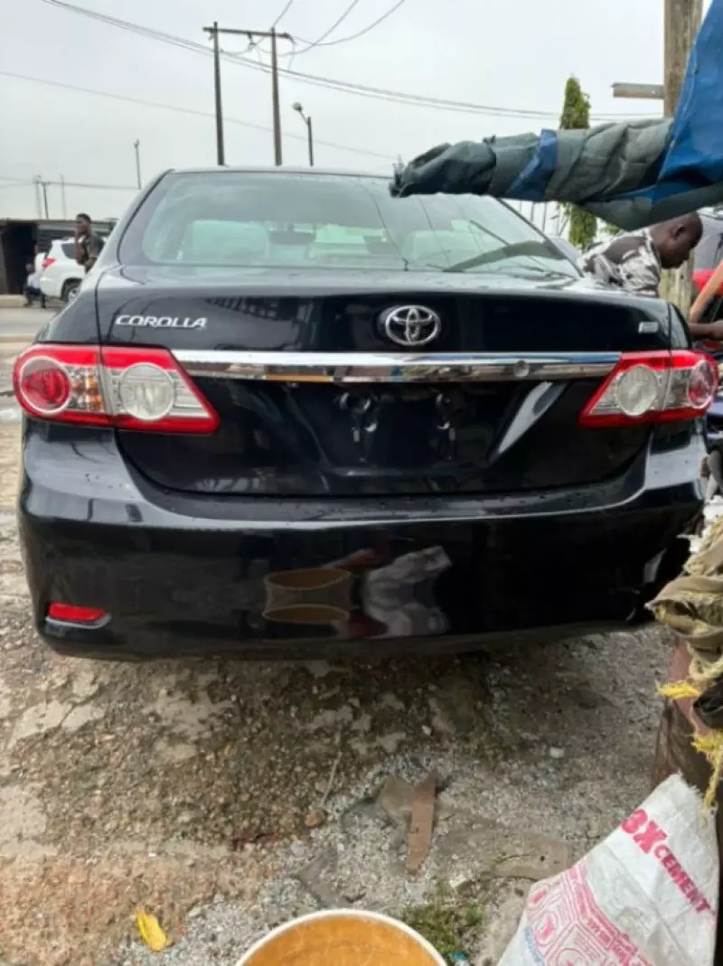 Toyota Corolla   - 2011