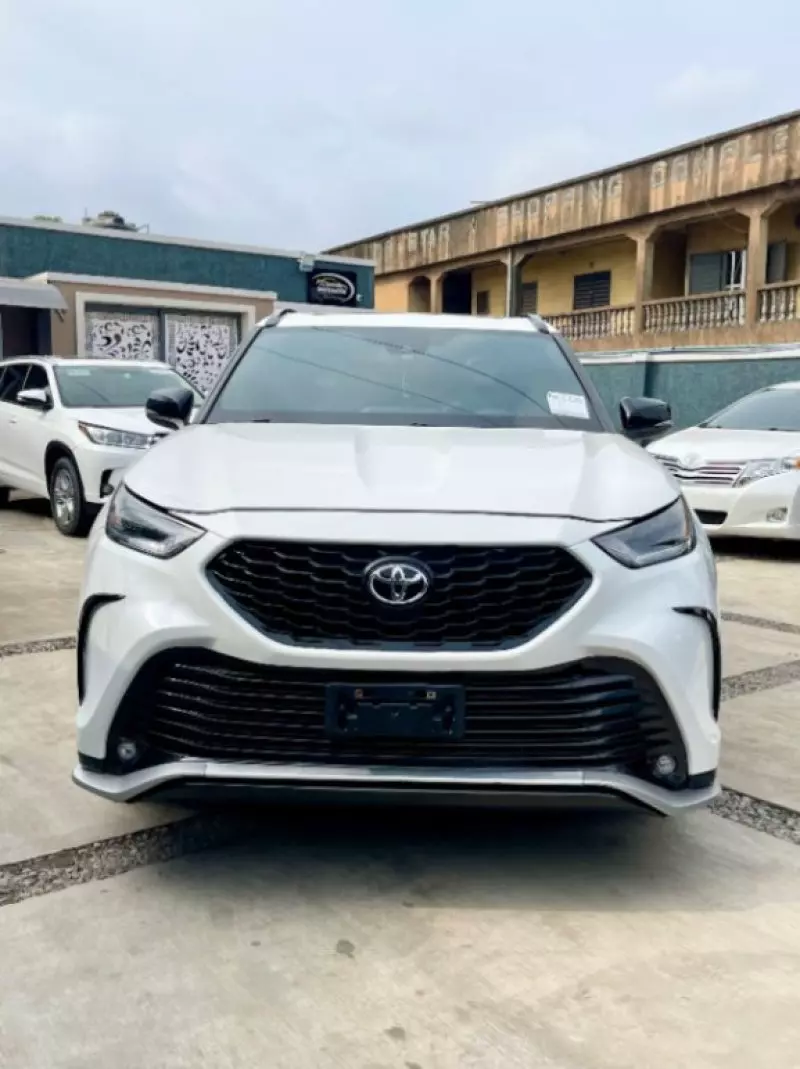 TOYOTA Highlander   - 2021