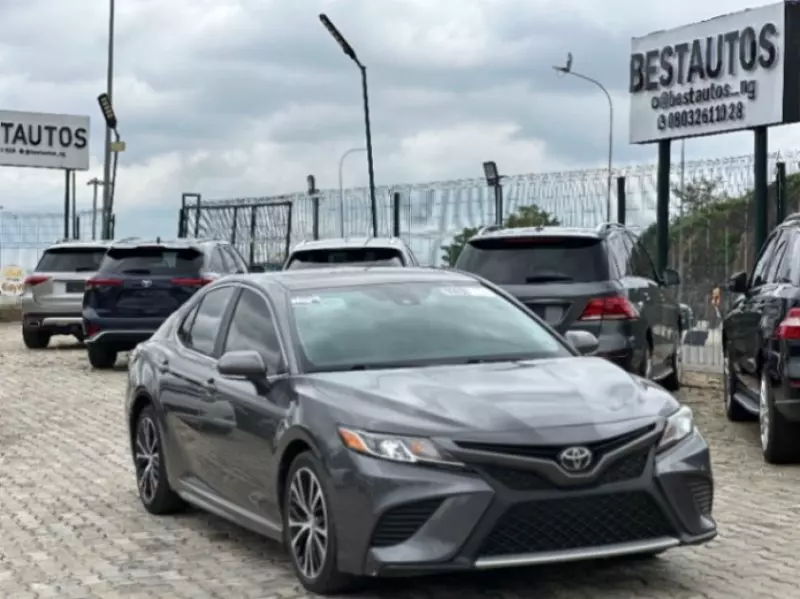 TOYOTA Camry   - 2019
