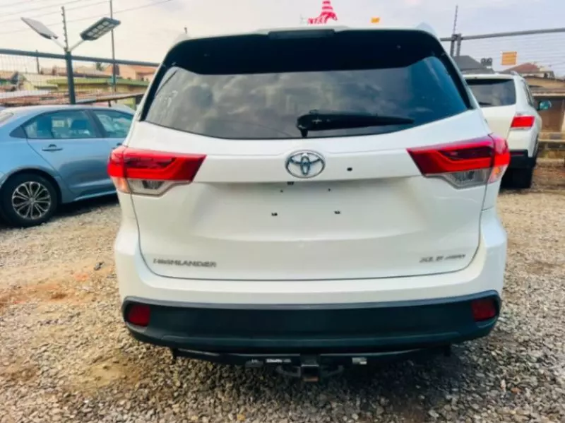 TOYOTA Highlander   - 2016