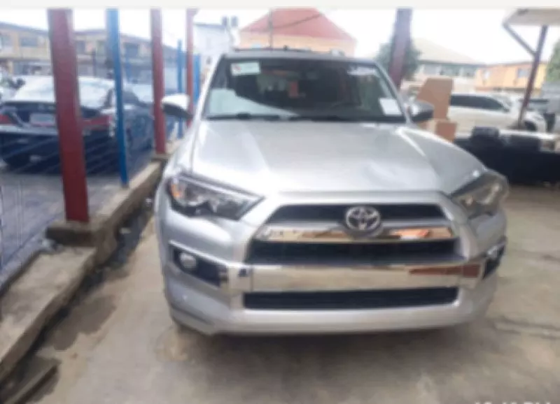 Toyota 4Runner   - 2016