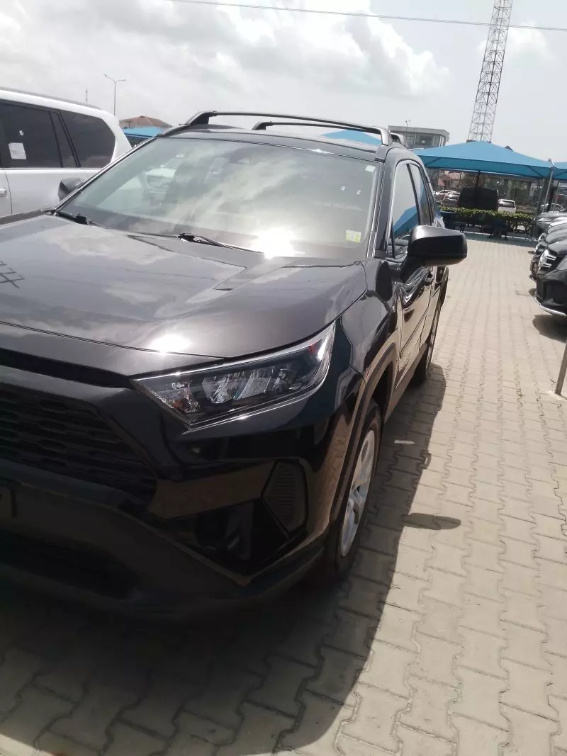 Toyota RAV 4   - 2021