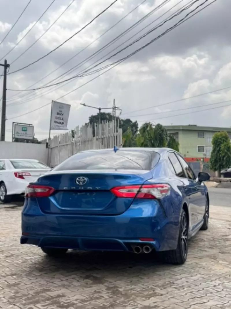 Toyota Camry   - 2019
