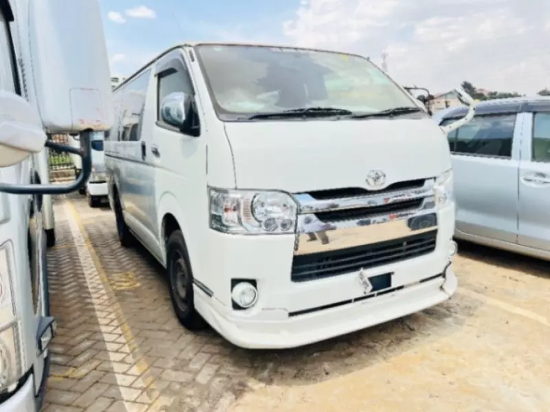 TOYOTA Hiace   - 2017
