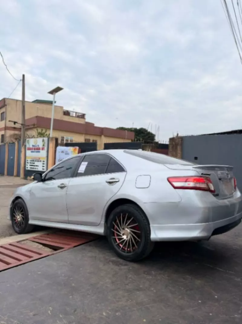 TOYOTA Camry   - 2011