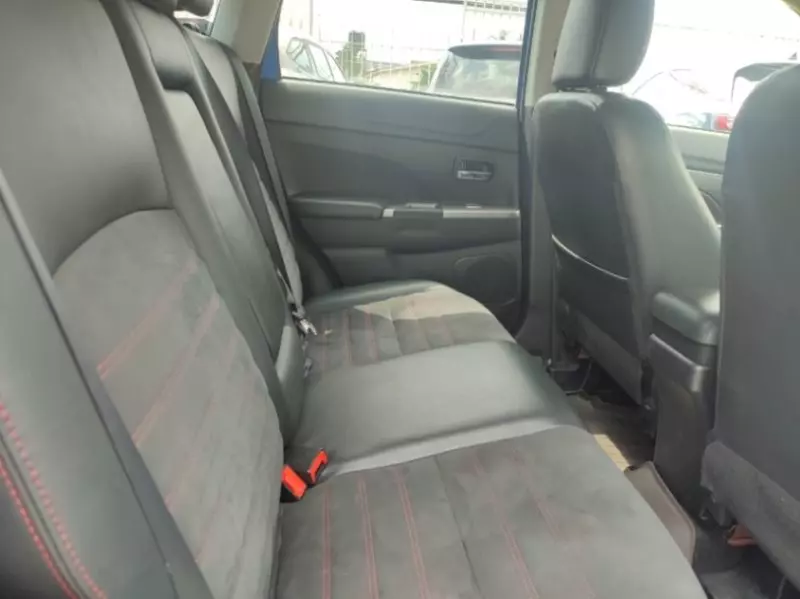 Mitsubishi OUTLANDER   - 2017