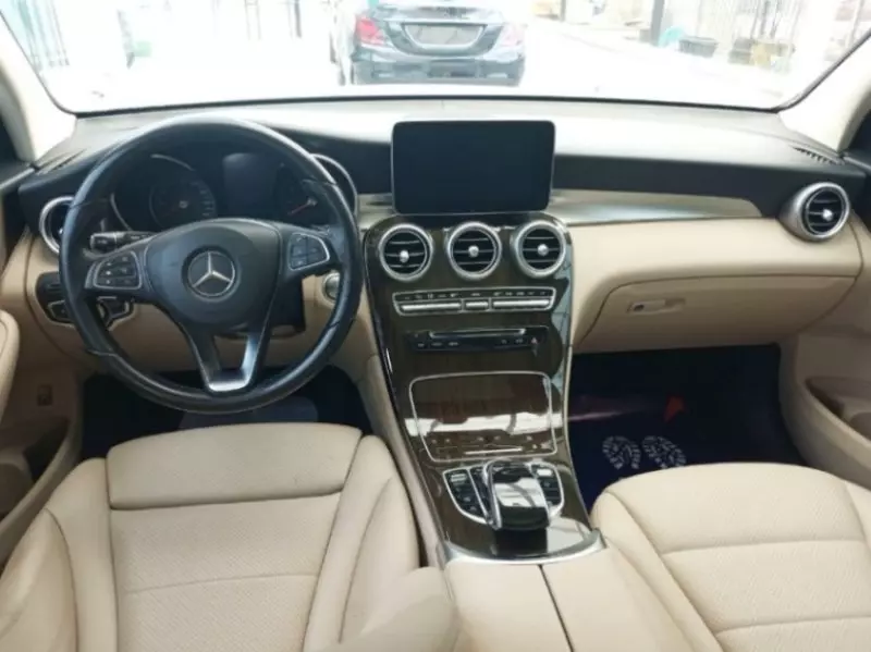 Mercedes-Benz GLC 300   - 2016