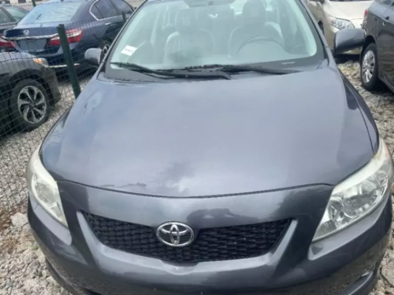 TOYOTA Corolla   - 2010