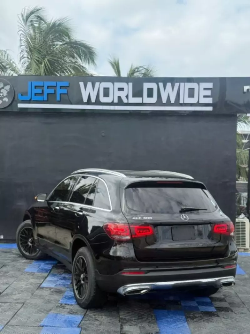 Mercedes-Benz GLC 300   - 2018