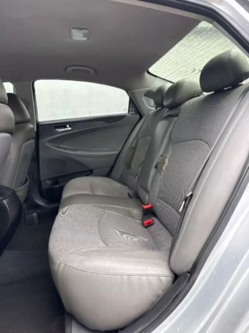 Hyundai Sonata   - 2012