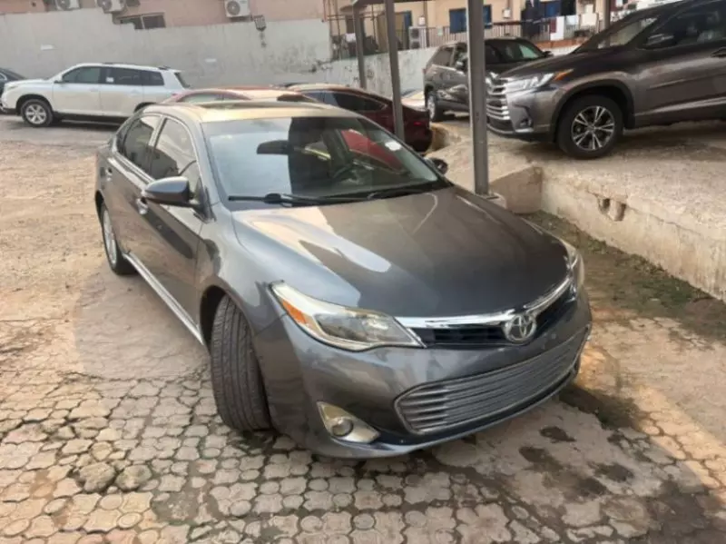 Toyota Avalon   - 2013