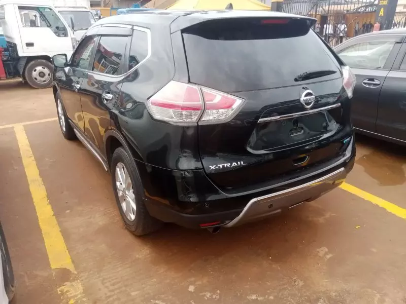 Nissan X-Trail   - 2015