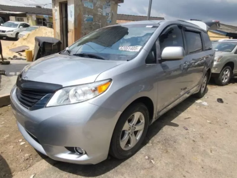 Toyota Sienna   - 2012