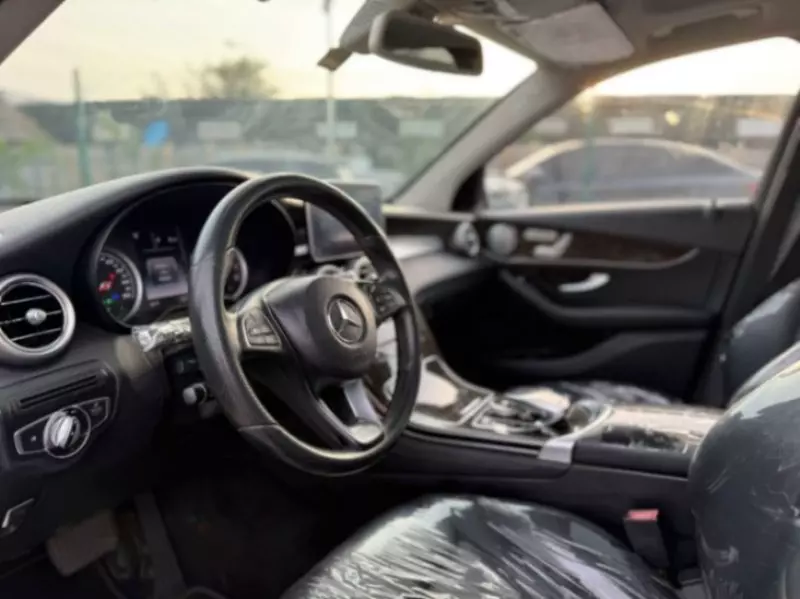 Mercedes-Benz GLC 300   - 2016