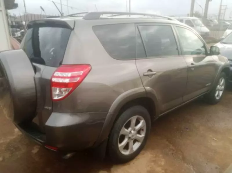 Toyota Rav4   - 2011