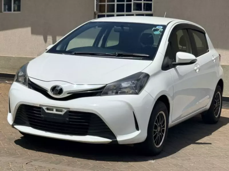 Toyota Vitz   - 2015
