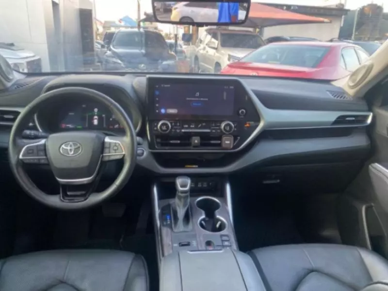 Toyota Highlander   - 2023