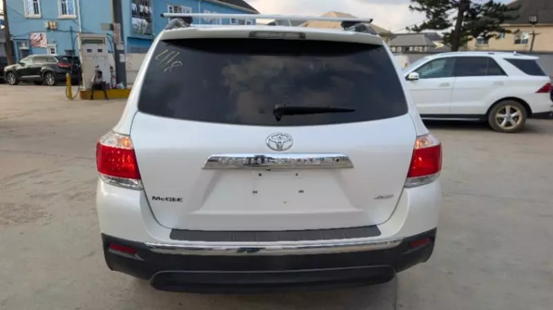 TOYOTA Highlander - 2011