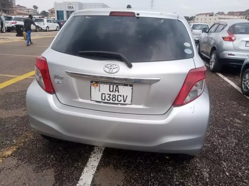 Toyota Vitz   - 2011