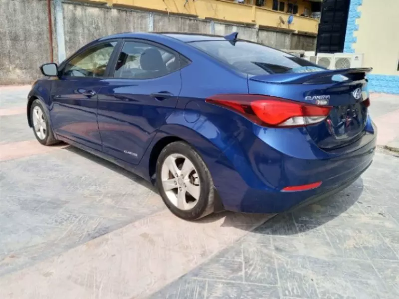 Hyundai Elantra   - 2015