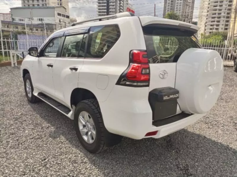 Toyota Land Cruiser VX   - 2023