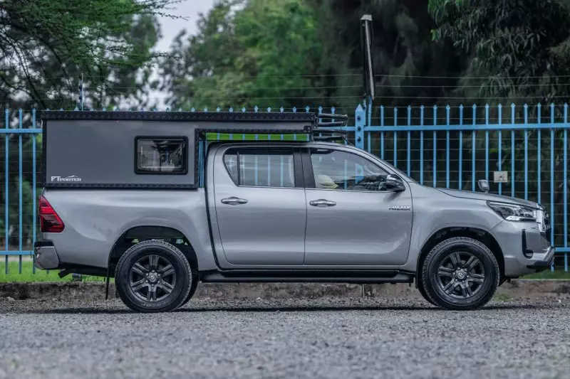 TOYOTA Hilux   - 2024