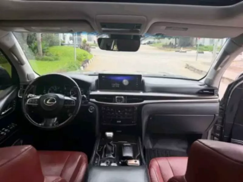Lexus LX 570   - 2017