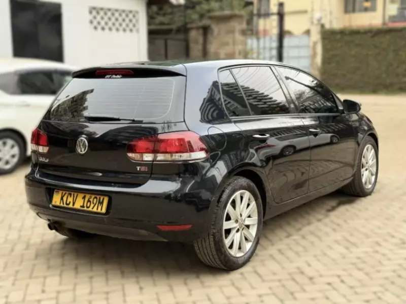 Volkswagen Golf - 2012