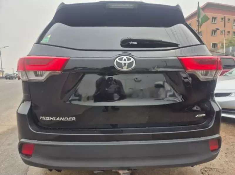 Toyota Highlander   - 2018