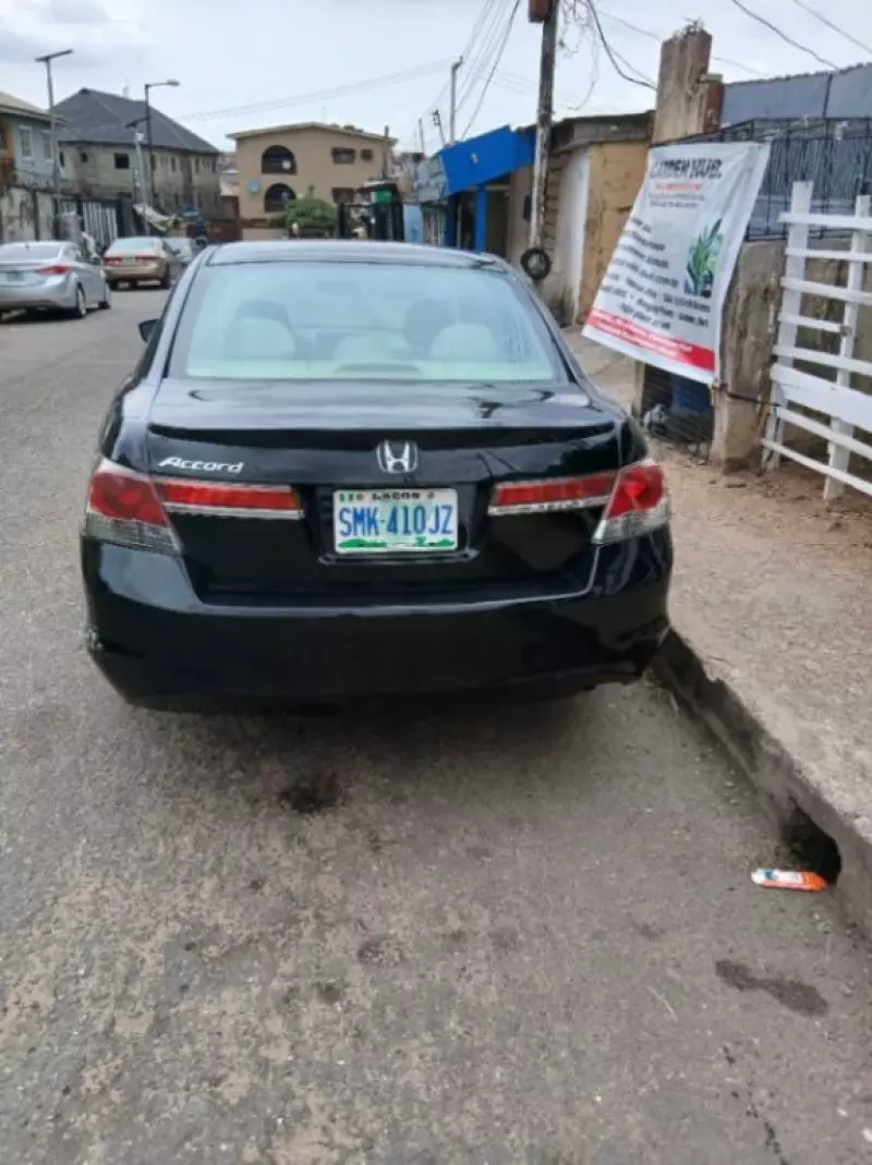 Honda Accord   - 2010